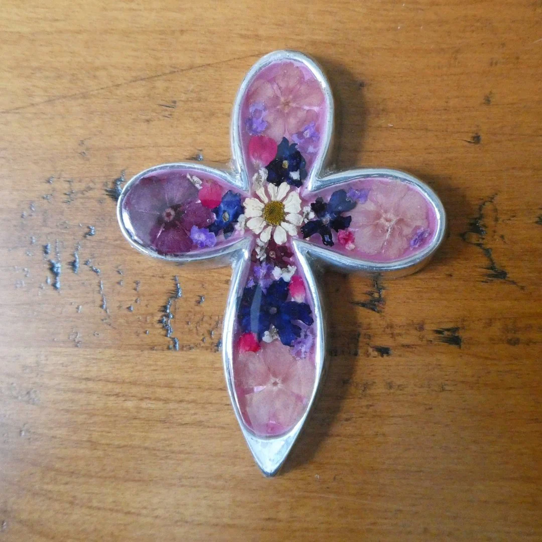 Clover Small Cross w/ Pressed Flowers 3.5" - Image 6
