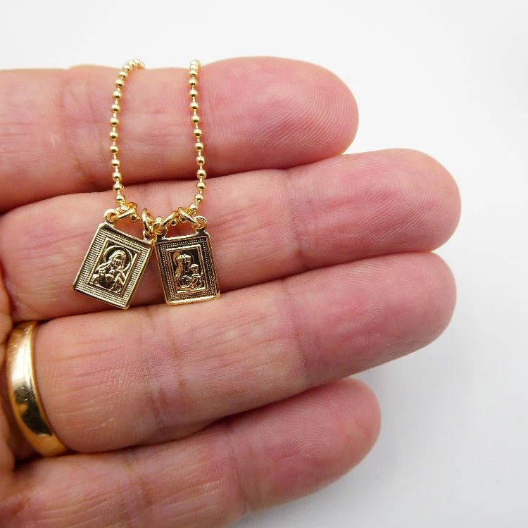 Gold-Plated Mini Scapular Bracelet — Sacred Heart & Our Lady of Mount Carmel - Image 3