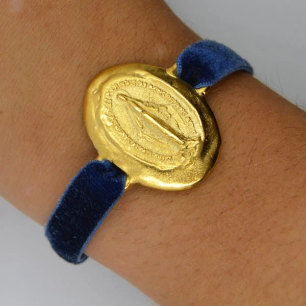 Gold-Plated Miraculous Mary Velvet Bracelet 7.5-inch - Image 3