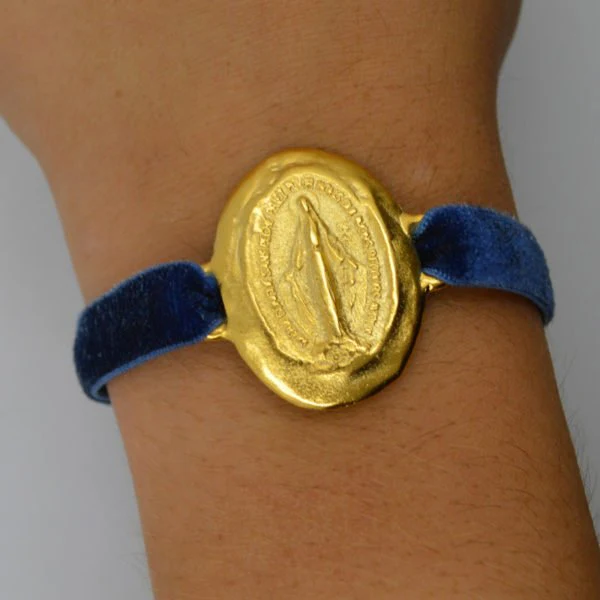 Gold-Plated Miraculous Mary Velvet Bracelet 7.5-inch - Image 4