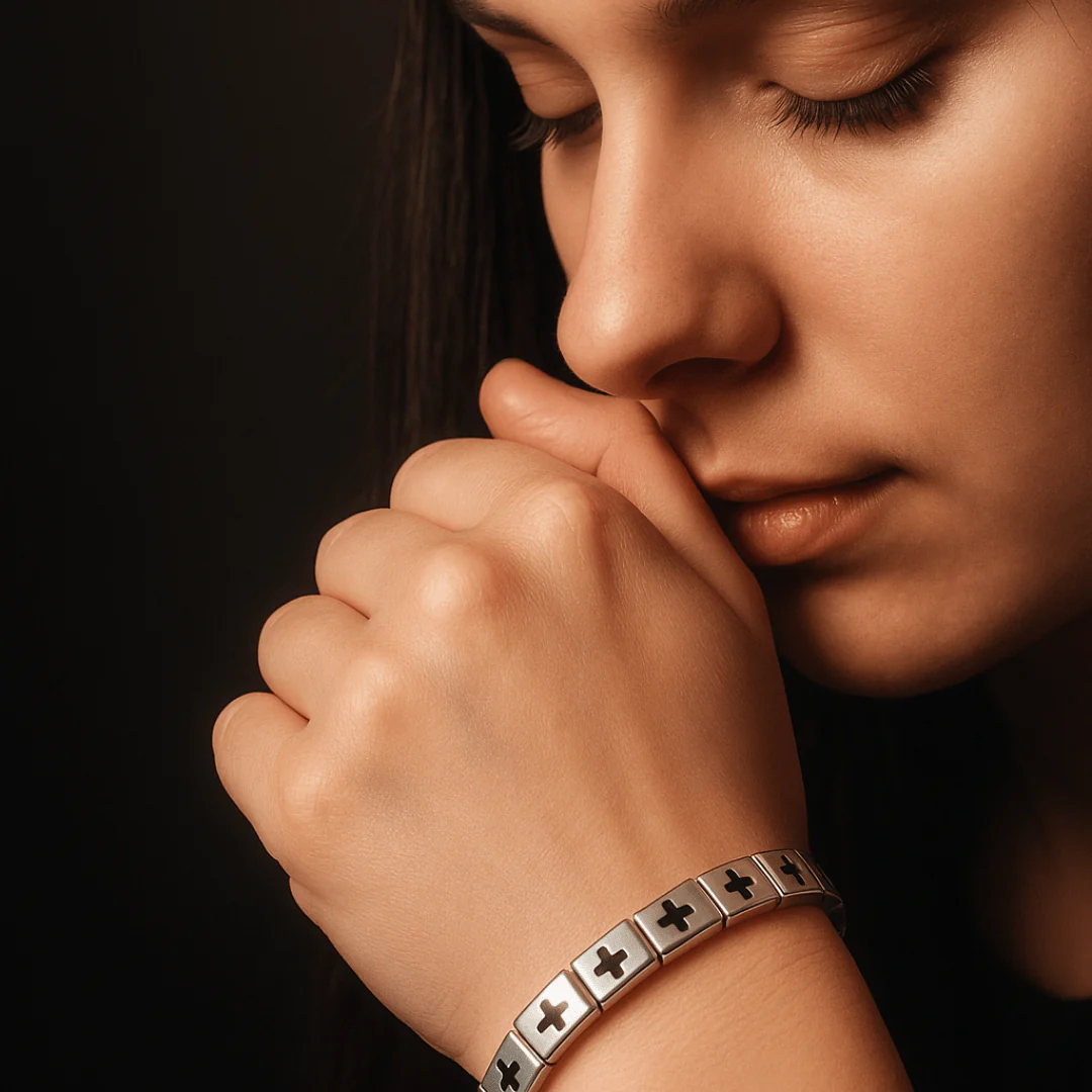 Stainless Steel Cross Charm Bracelet – Adjustable, Italian Design - Image 5