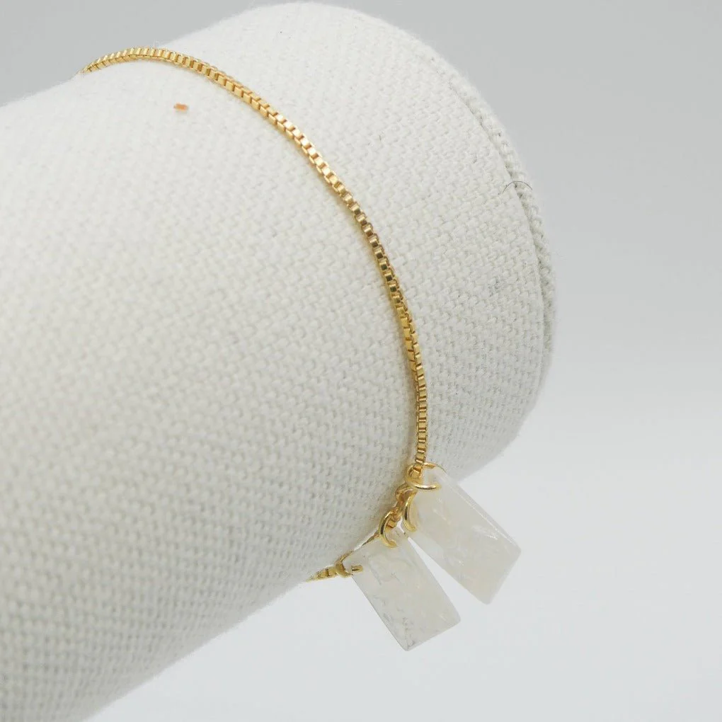 Mother of Pearl Gold-Plated Scapular Bracelet 7.5" - Image 4