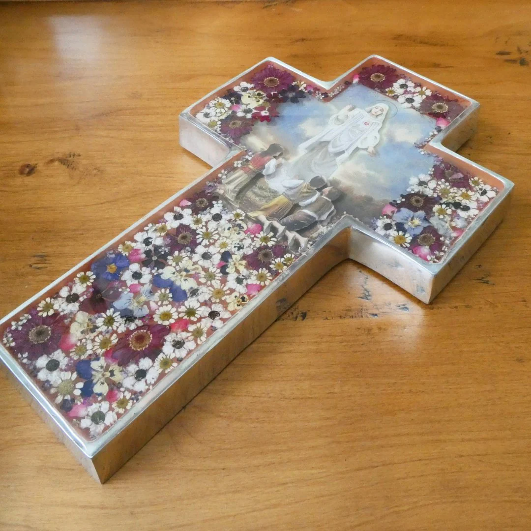 Our Lady of Fatima Grand Wall Cross w/ Pressed Flowers 11" - Image 3