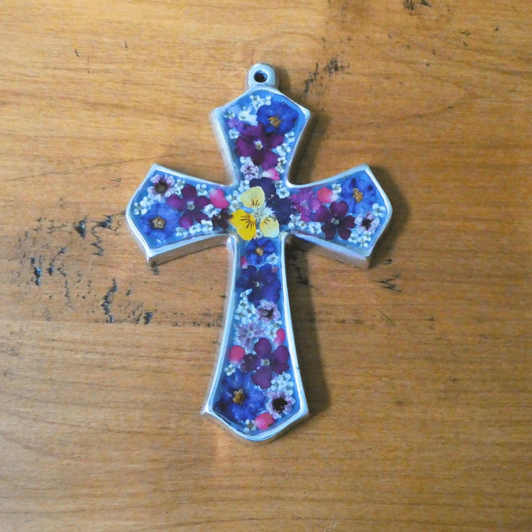 Pressed Flower Atlanta Cross 6" - Image 5