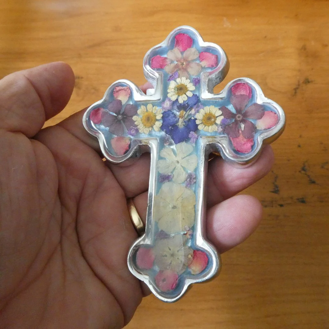 Small Baroque Cross w/ Pressed Flowers 4.5" - Image 3