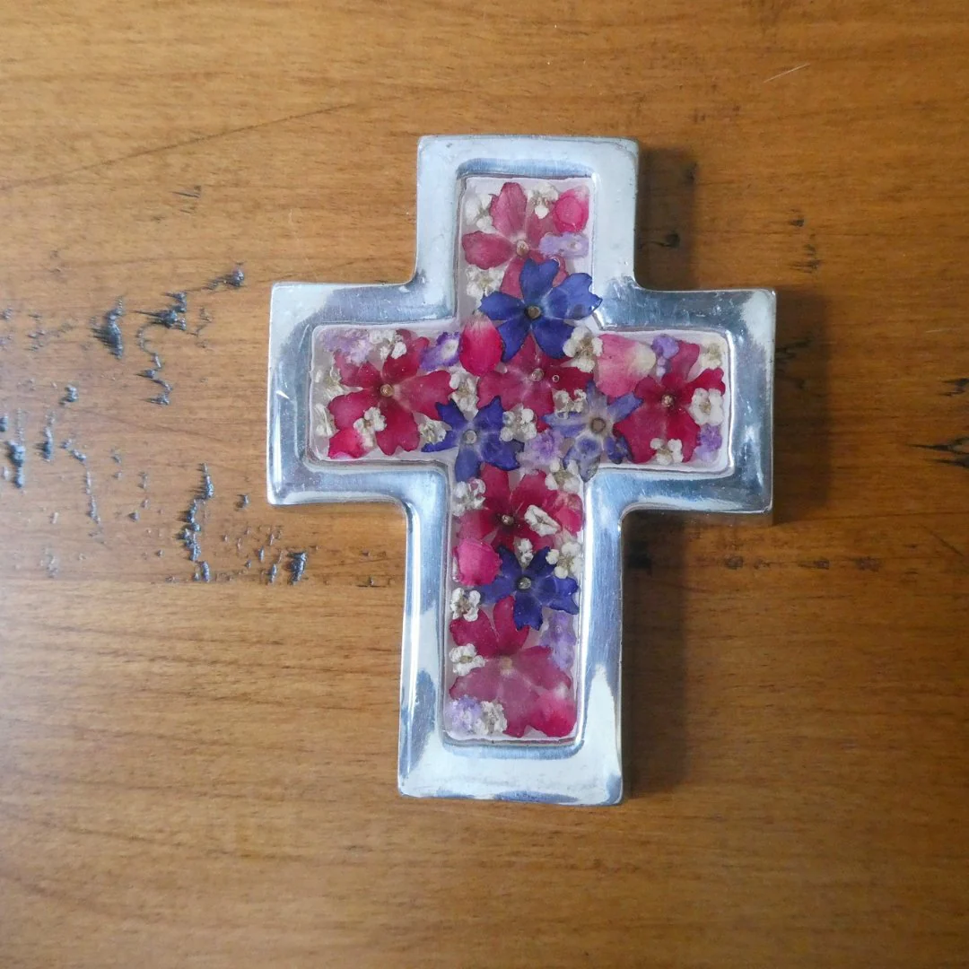 Mini Cross w/ Pressed Flowers 3.5" - Image 3