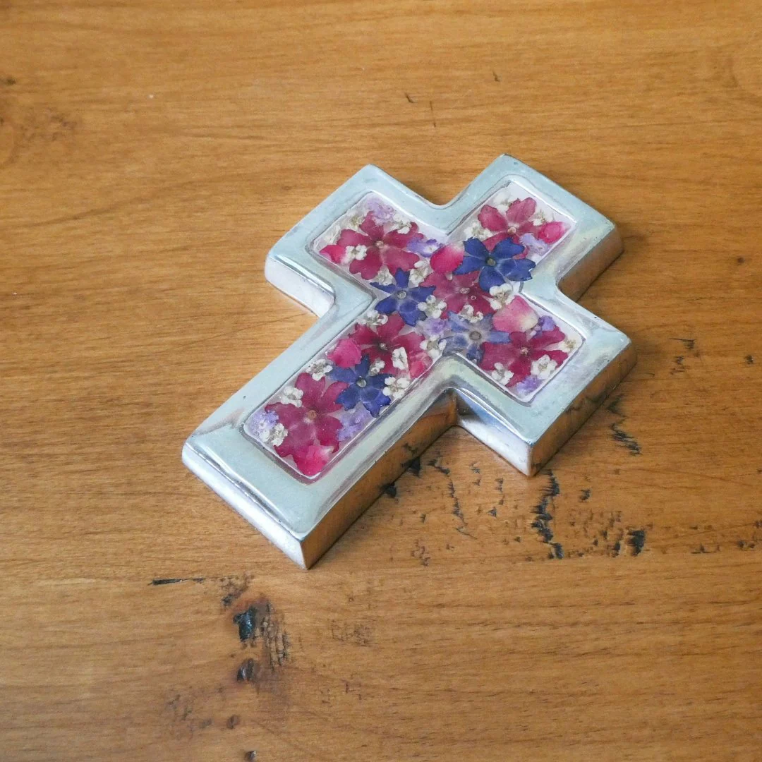 Mini Cross w/ Pressed Flowers 3.5" - Image 4