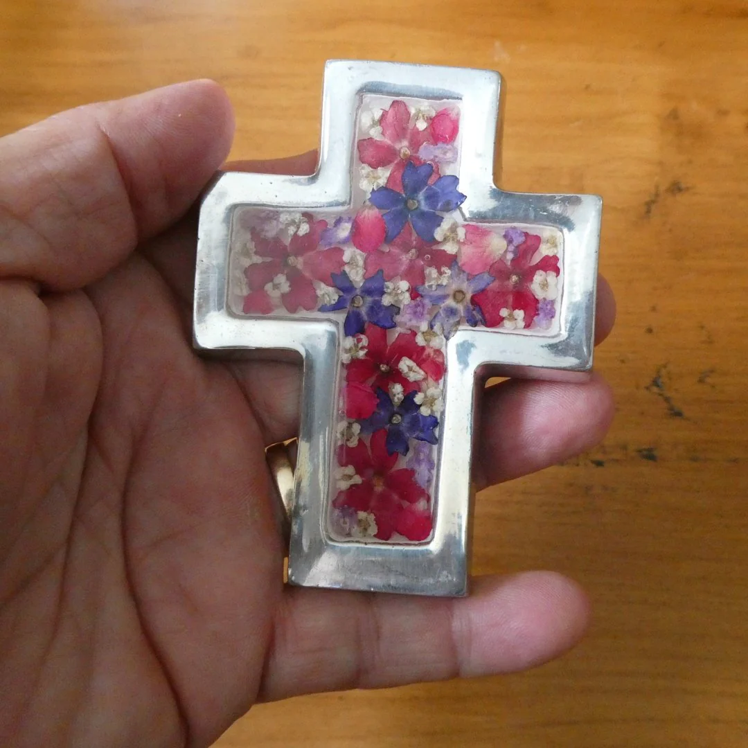 Mini Cross w/ Pressed Flowers 3.5" - Image 5