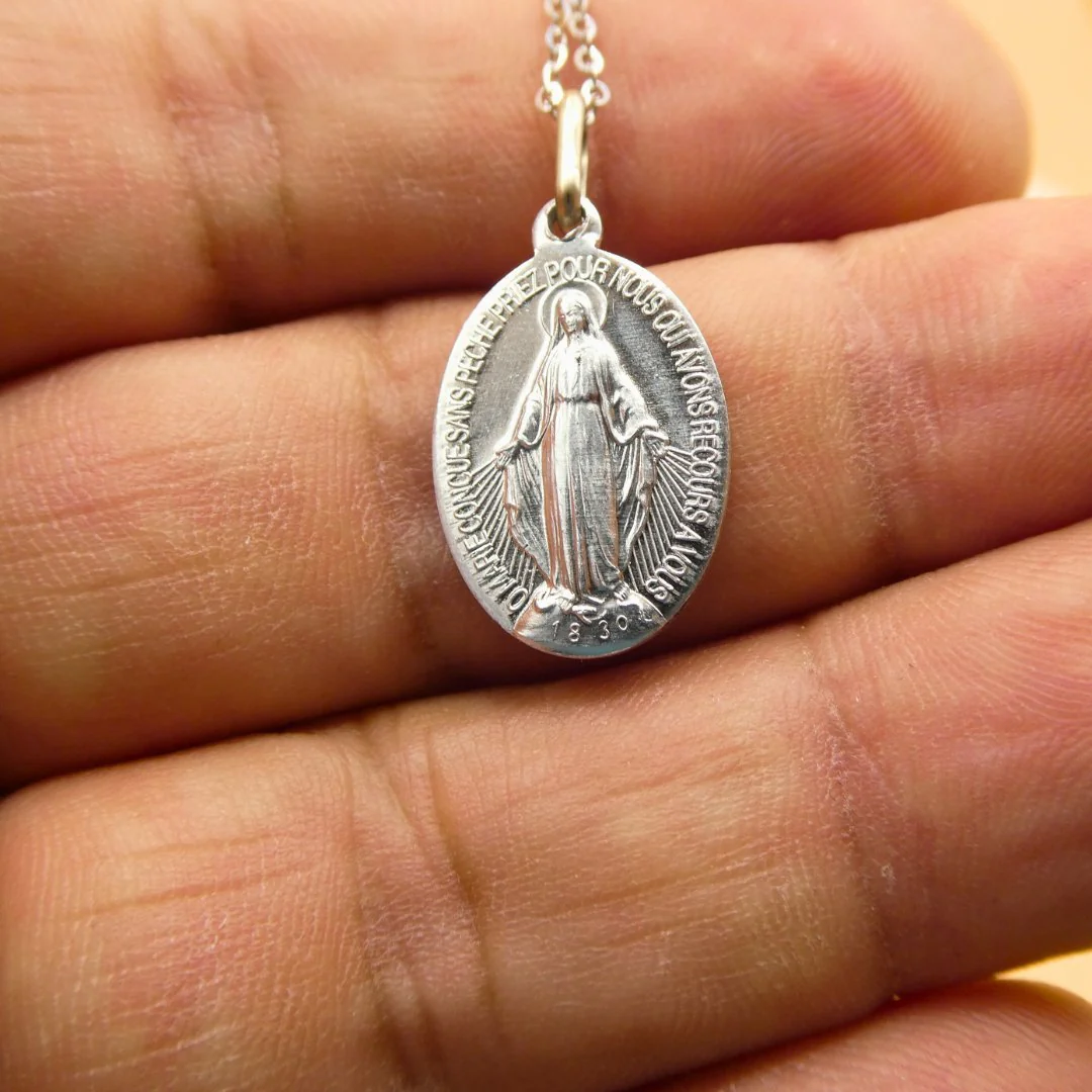 Rue du Bac Paris Miraculous Medal Gift Box — Silver (Set of 4 + Surprise) - Image 5