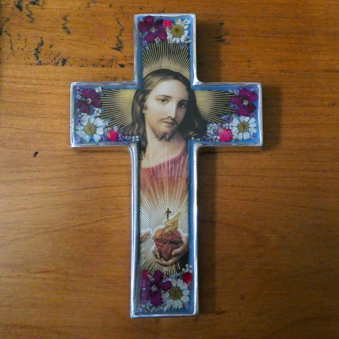 Sacred Heart of Jesus Medium Wall Cross w/ Pressed Flowers 6.5" - Image 5