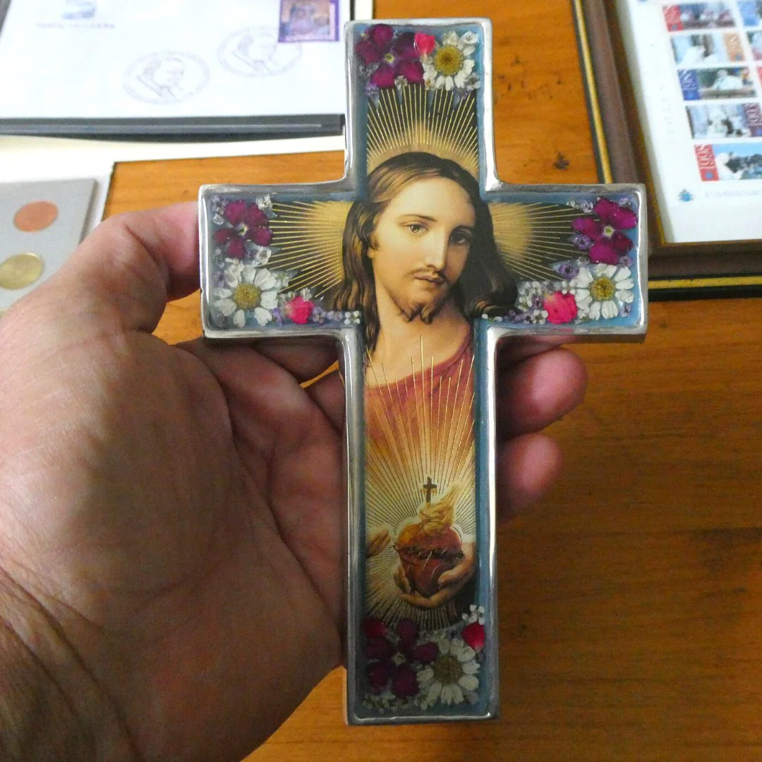 Sacred Heart of Jesus Medium Wall Cross w/ Pressed Flowers 6.5" - Image 6