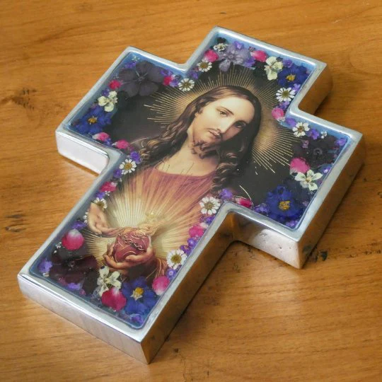 Sacred Heart Wide Wall Cross w/ Pressed Flowers 6.5" - Image 4