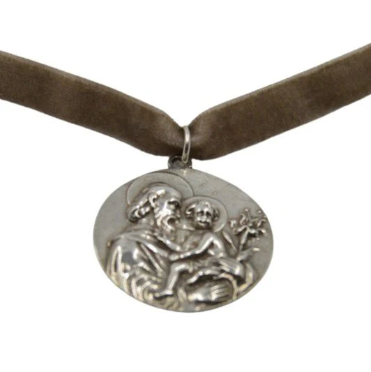 Silver-Plated Saint Joseph & Baby Jesus Medal Velvet Necklace 18-inch - Image 4