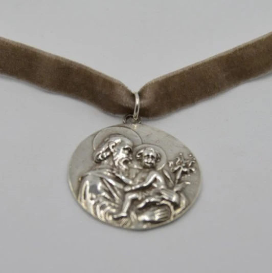 Silver-Plated Saint Joseph & Baby Jesus Medal Velvet Necklace 18-inch - Image 5
