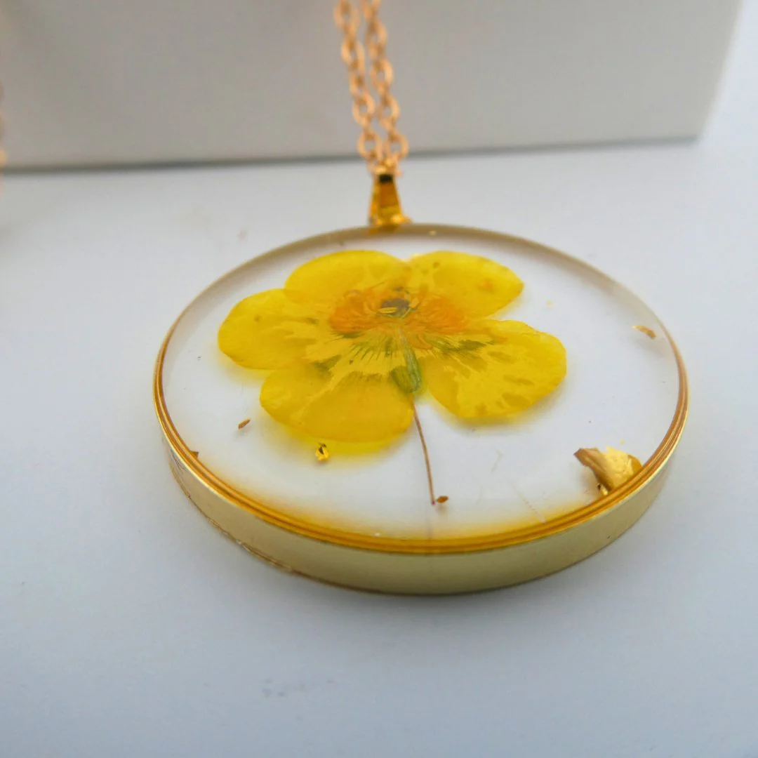 Gold-Plated Virgin Mary Necklace and Flowers Double Layer Necklace Set 18-inch - Image 9
