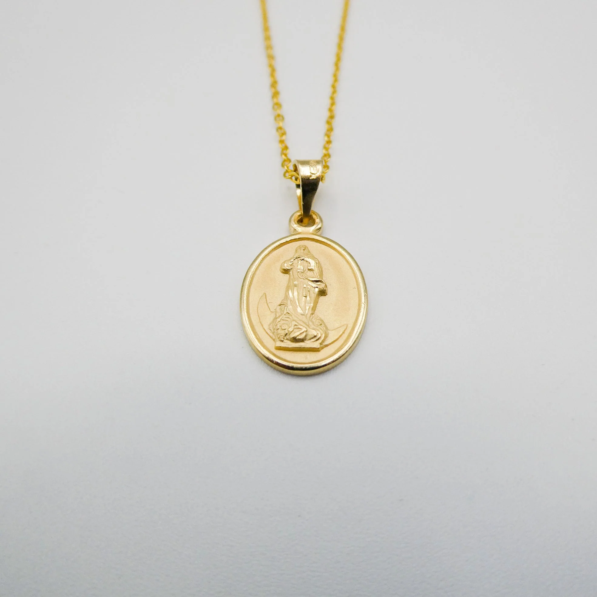 Gold Virgin Mary Oval Necklace 18-inch - Image 6