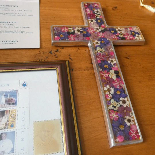 Wall Cross with Pressed Flowers 10" - Image 3